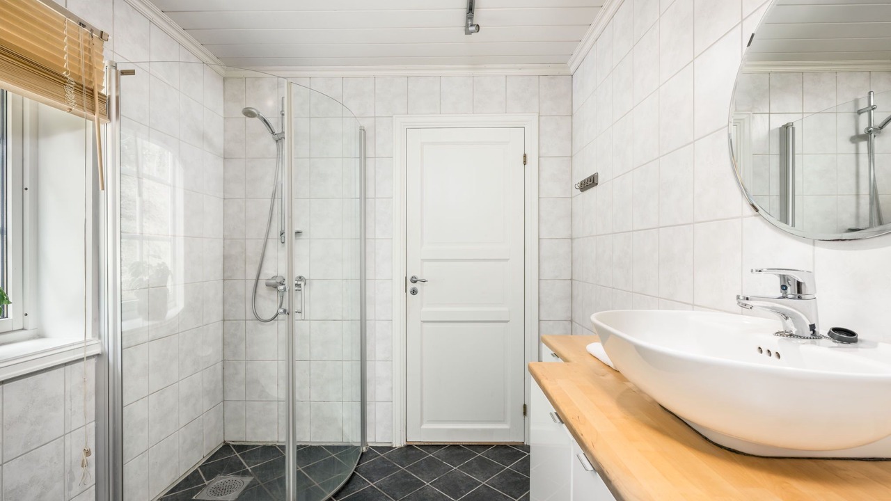 Photo of Bathroom in Vik