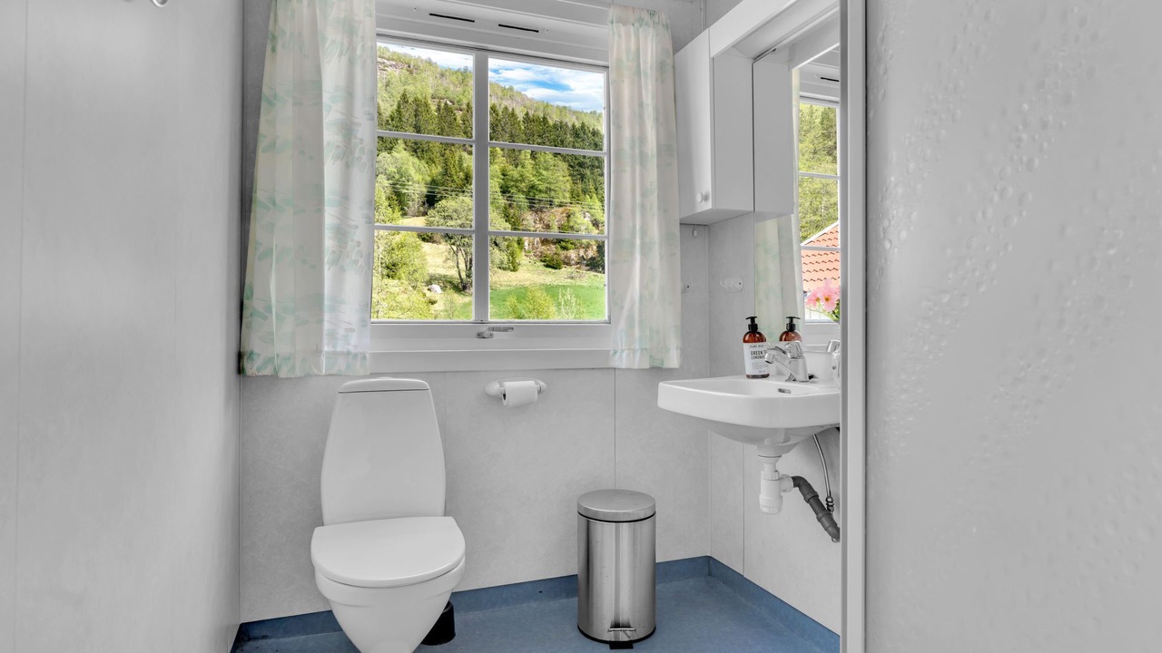 Photo of Bathroom in Aseral