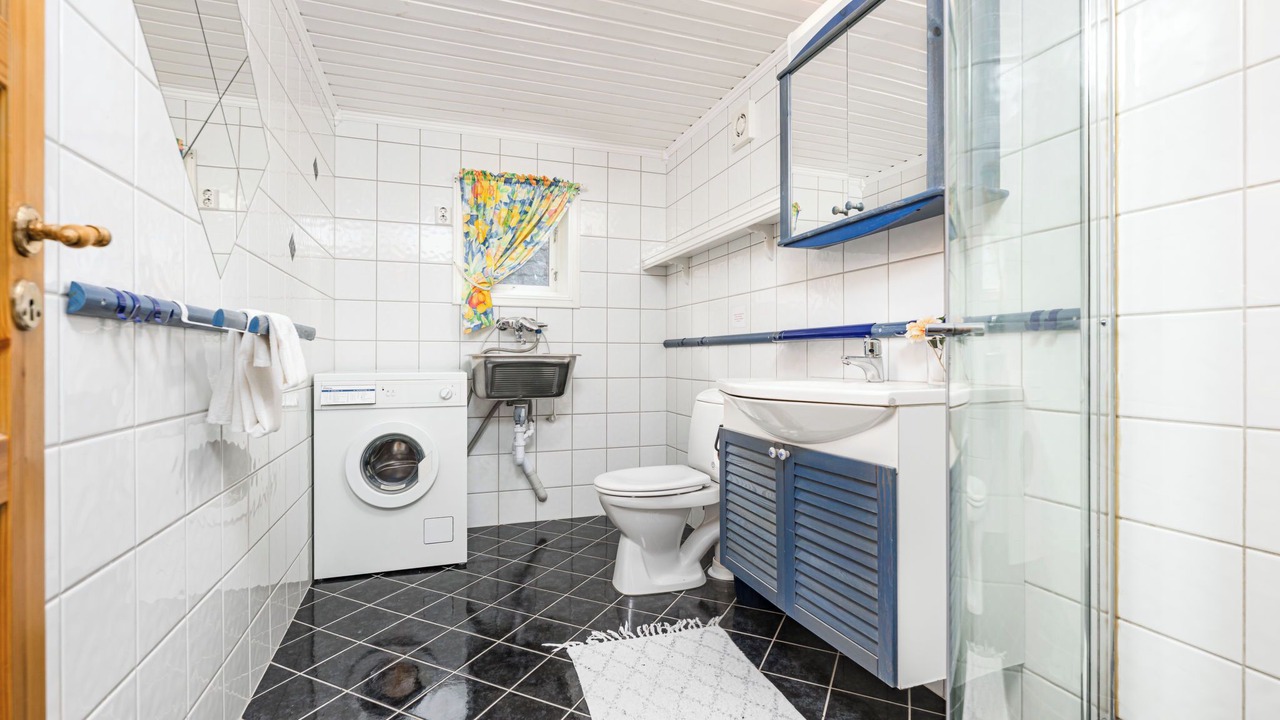 Photo of Bathroom in Vik