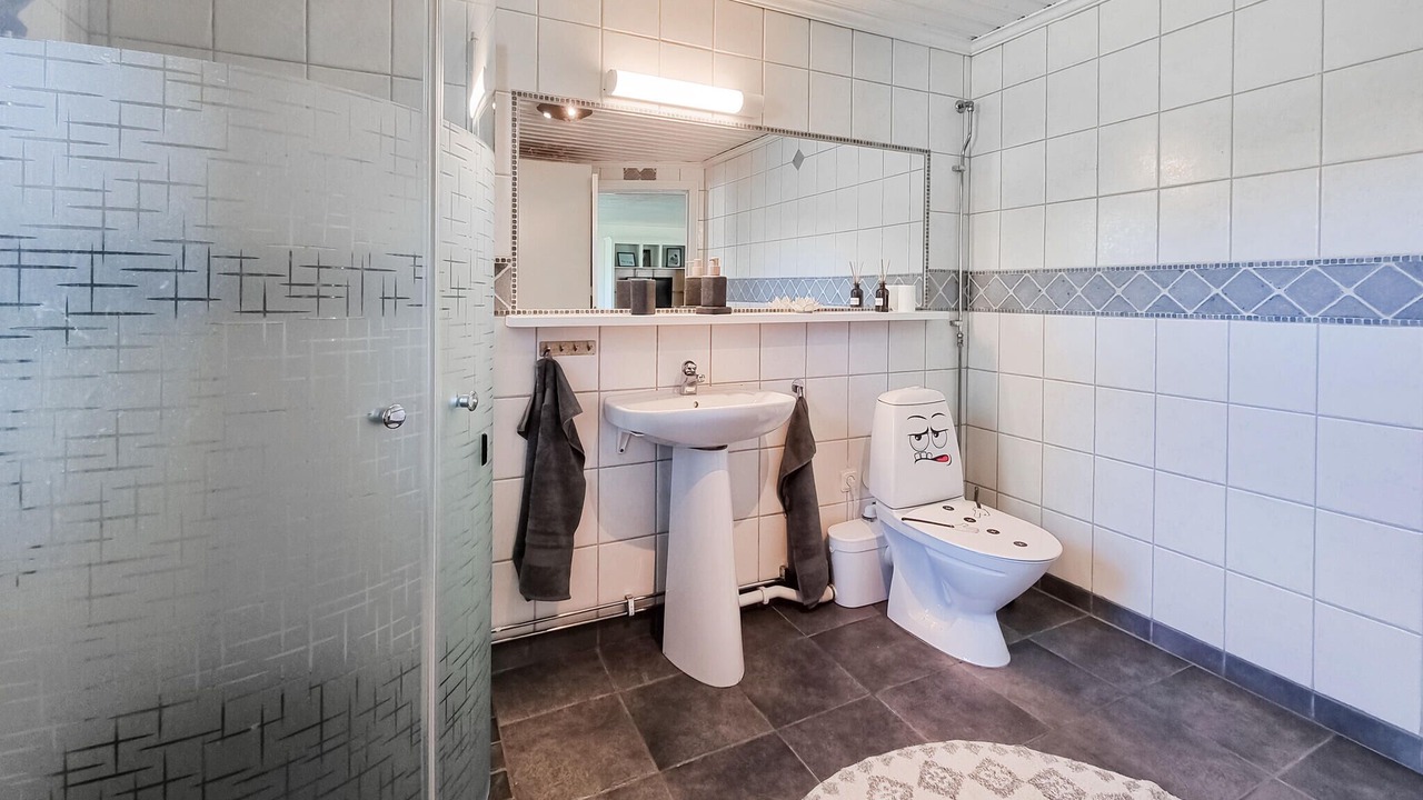 Photo of Bathroom in Floda