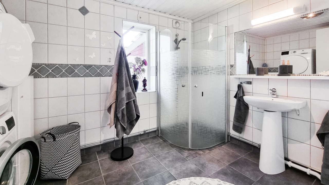 Photo of Bathroom in Floda