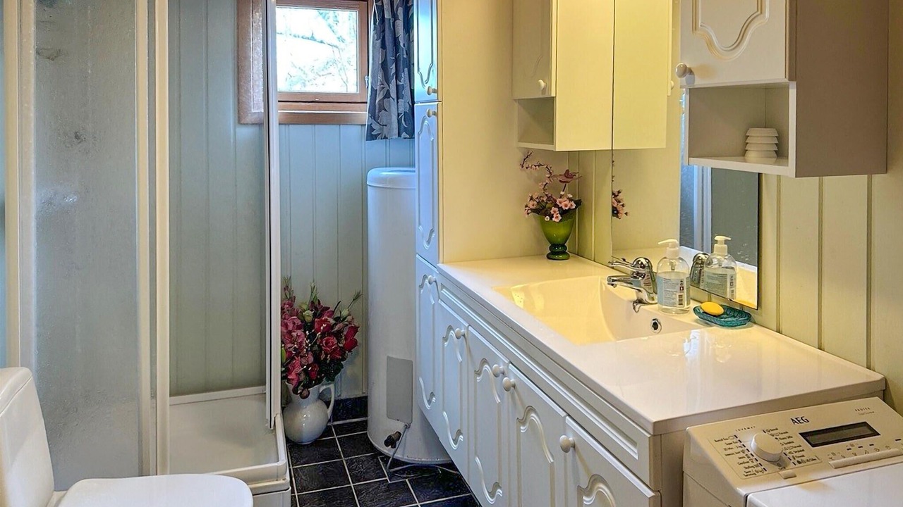 Photo of Bathroom in Aseral