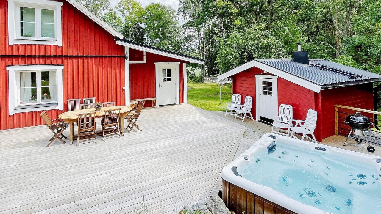 Photo of Outdoor in Bro