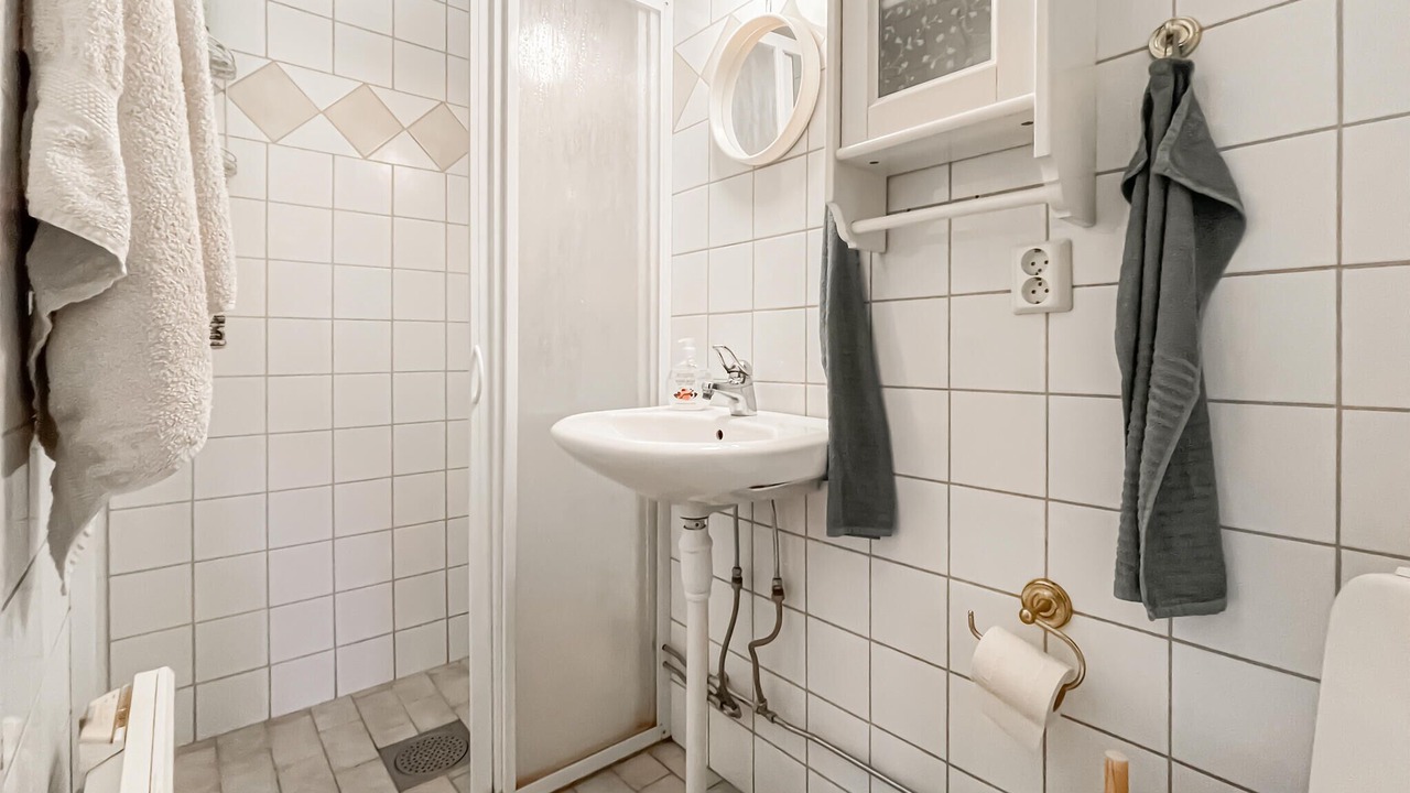 Photo of Bathroom in Arjang