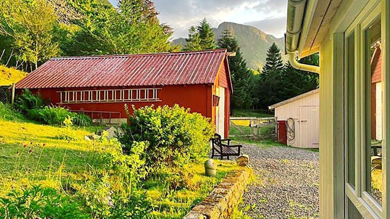 Photo of Outdoor in Midsund