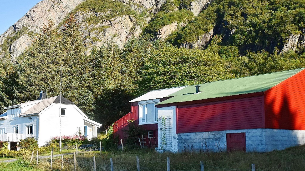 Photo of Outdoor in Midsund