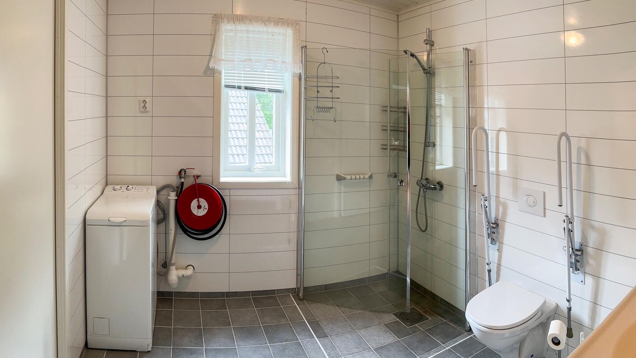 Photo of Bathroom in Djønno