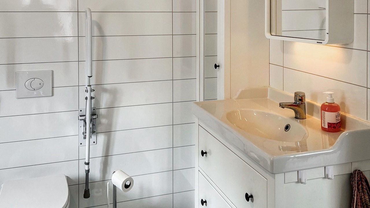 Photo of Bathroom in Djønno