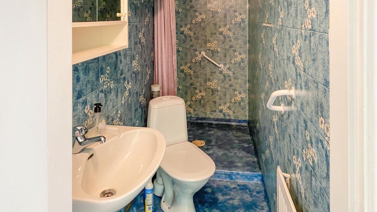 Photo of Bathroom in Horn