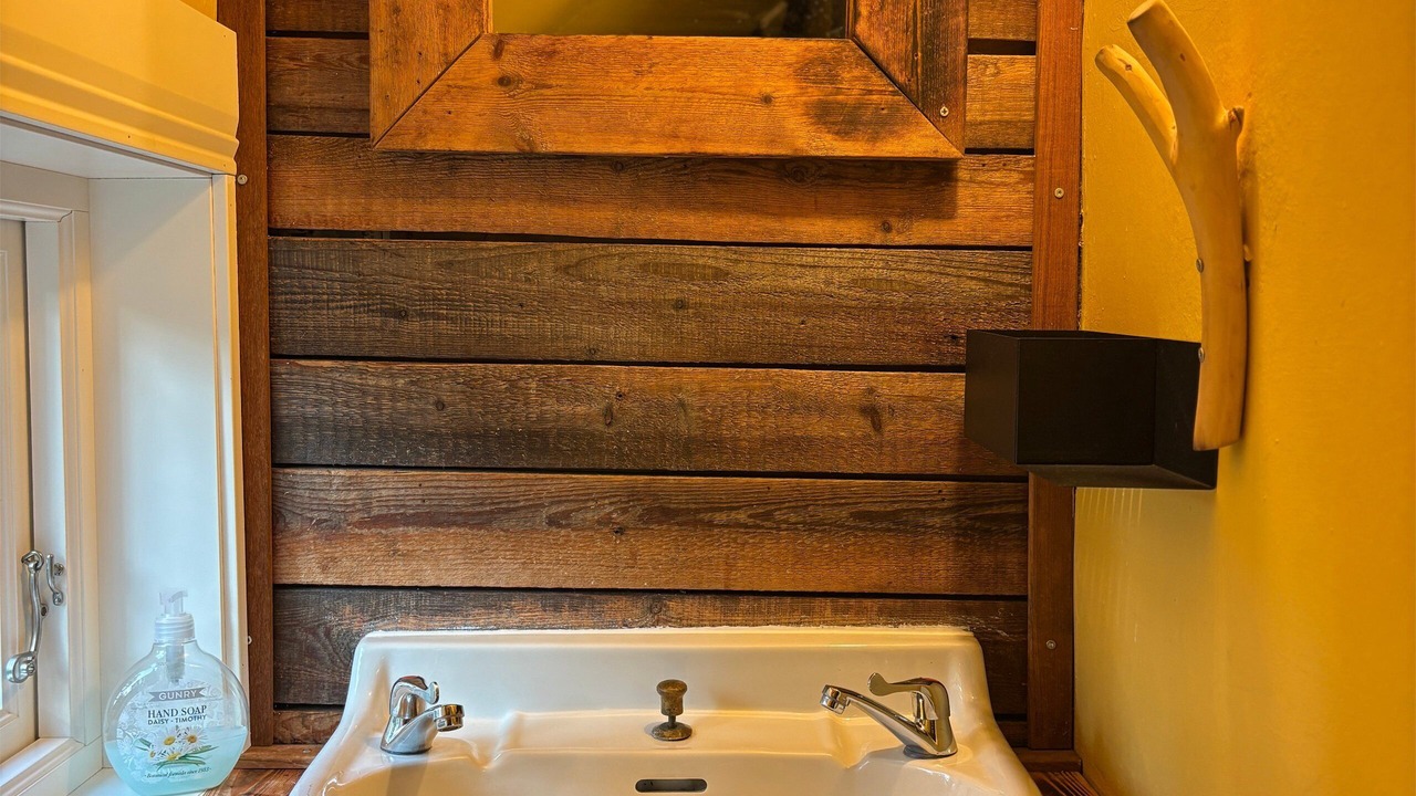Photo of Bathroom in Gavunda