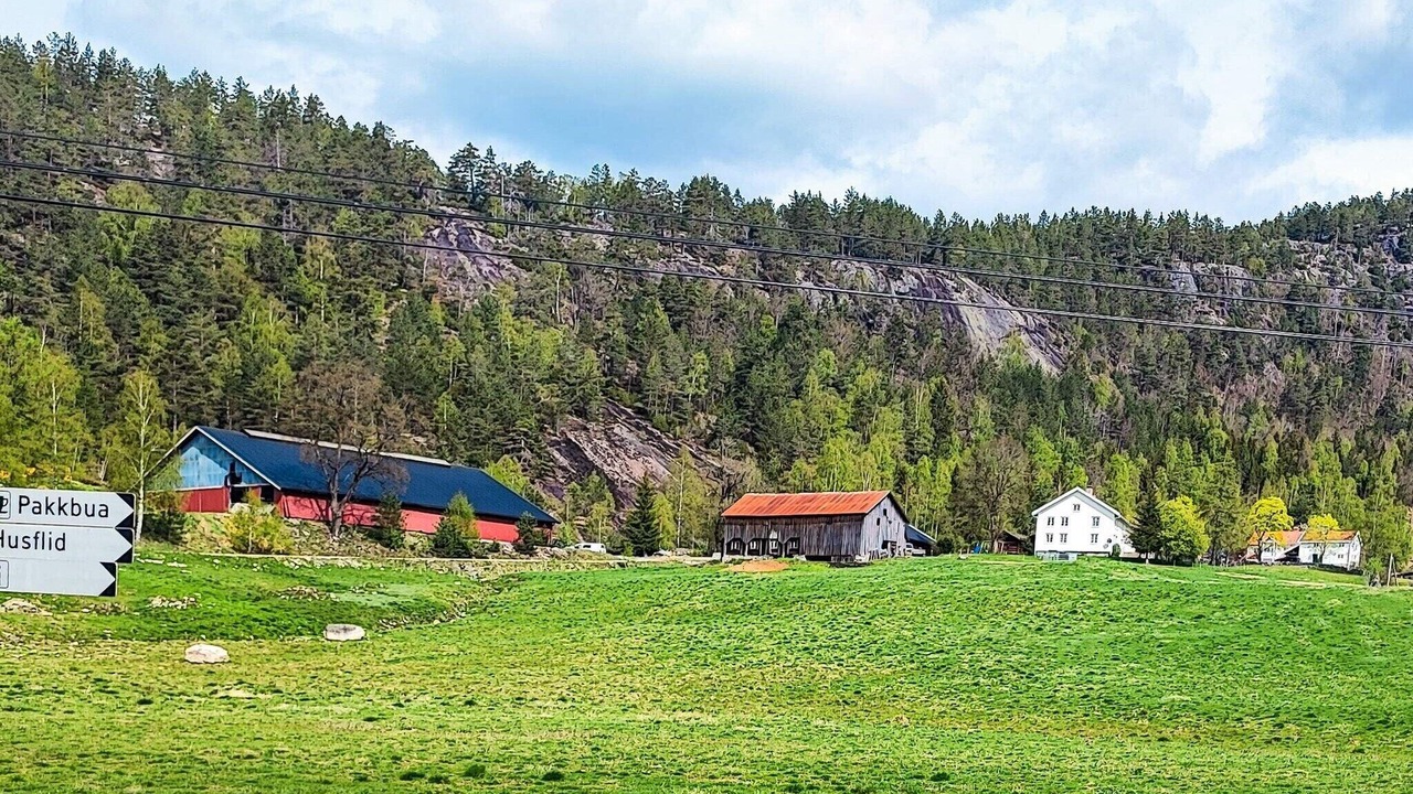 Photo of Others in Askland