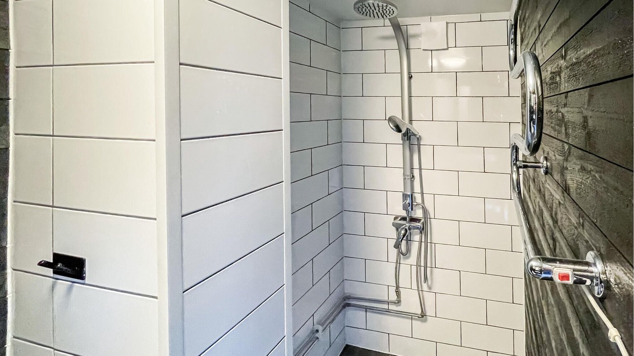 Photo of Bathroom in Huarod