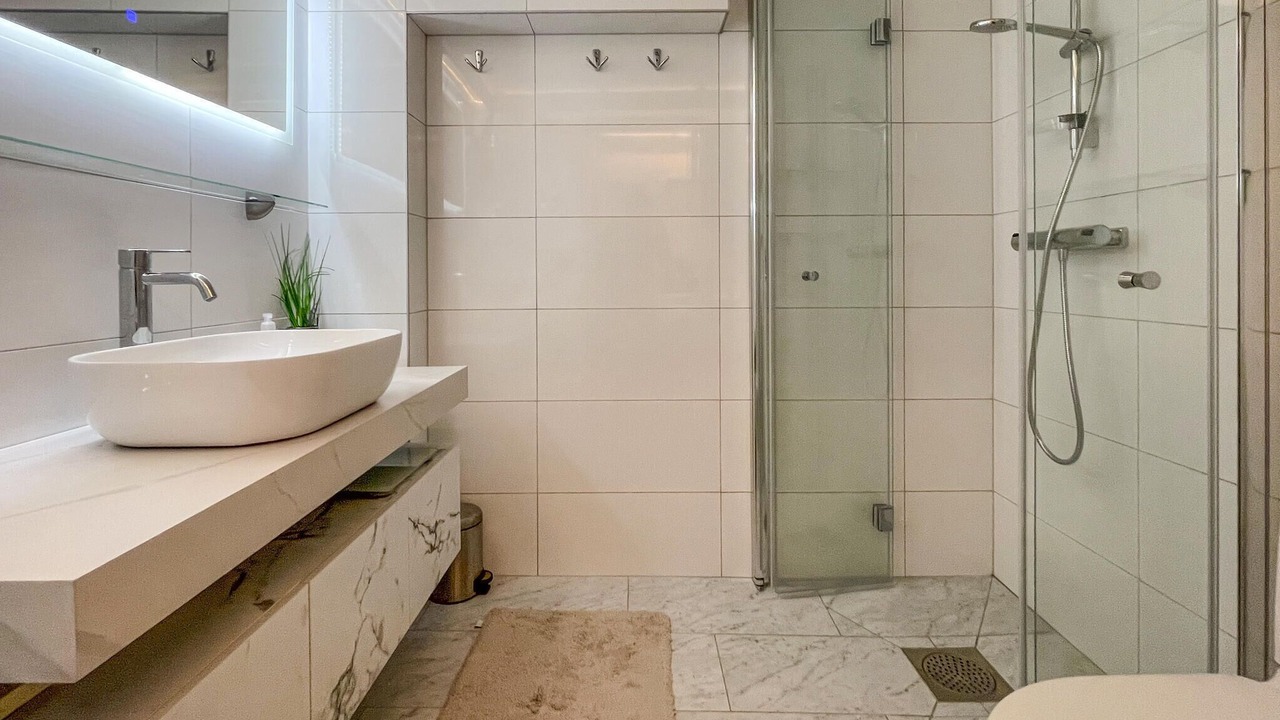 Photo of Bathroom in Mora