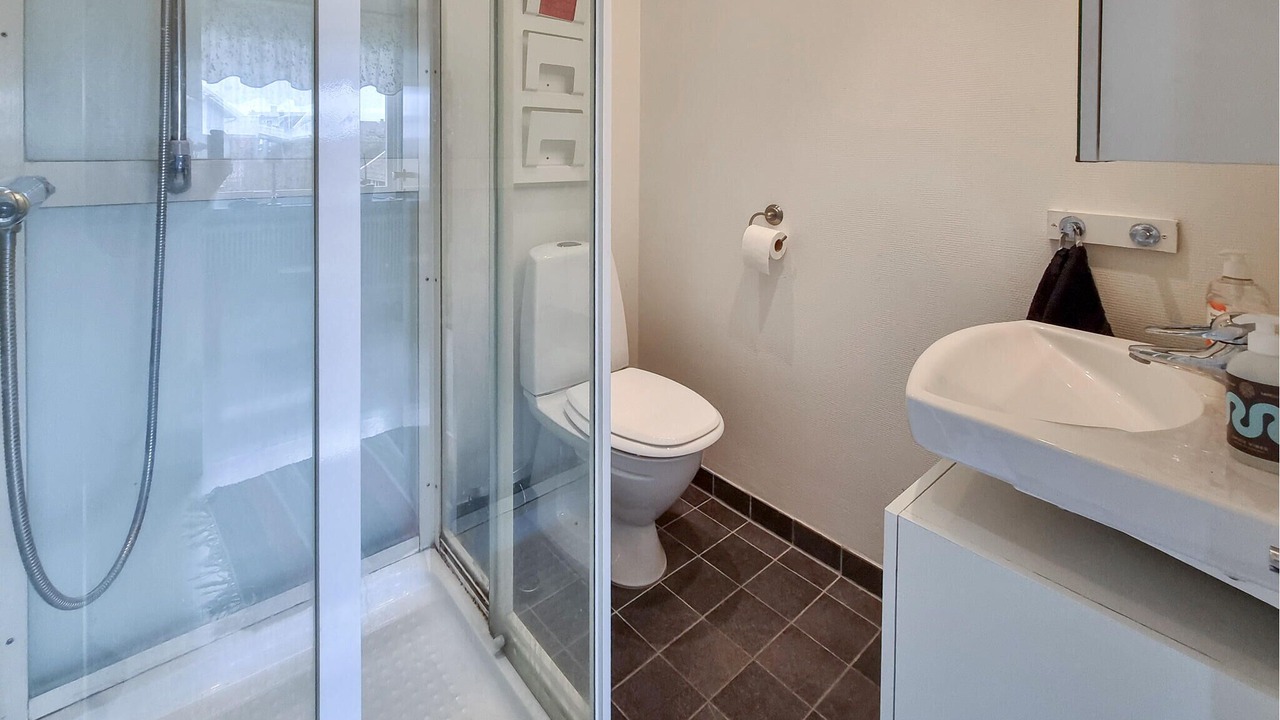Photo of Bathroom in Roennaeng