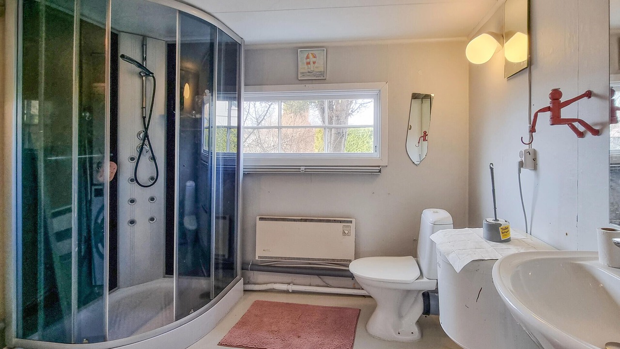Photo of Bathroom in Saro