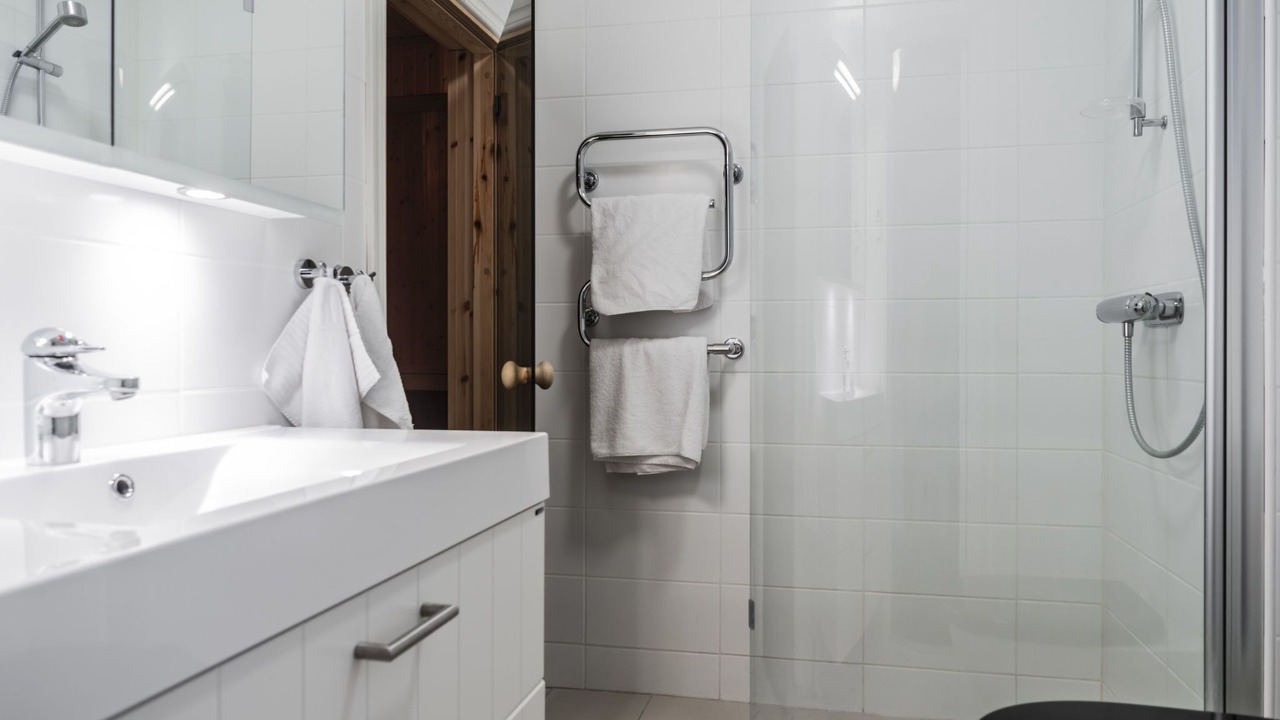 Photo of Bathroom in Undersaker