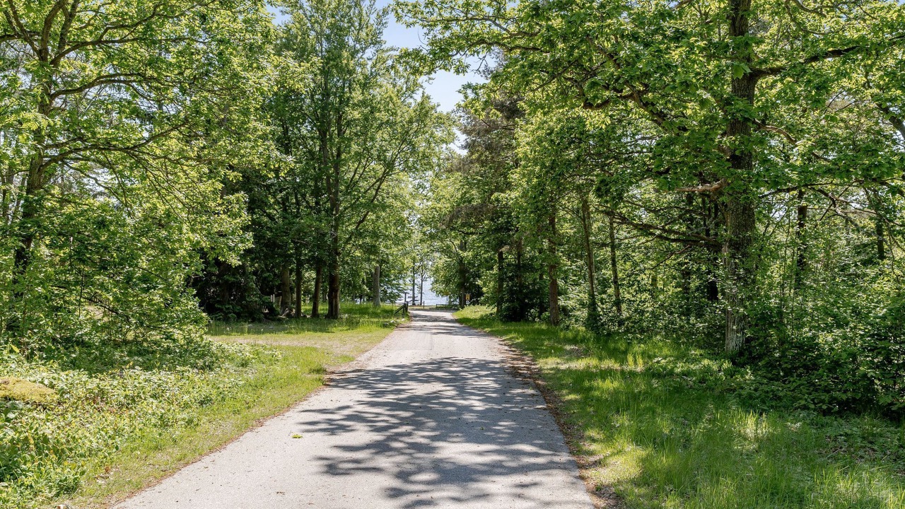 Photo of Others in Brakne-Hoby