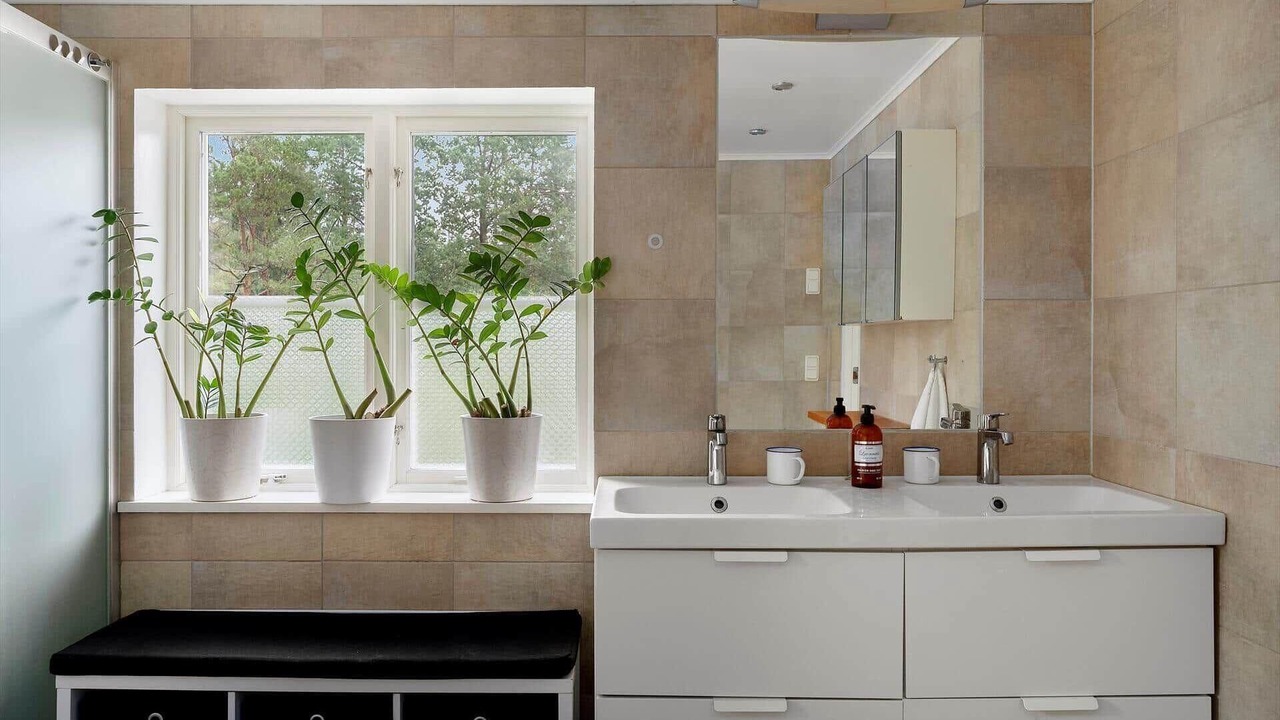 Photo of Bathroom in Ingaro