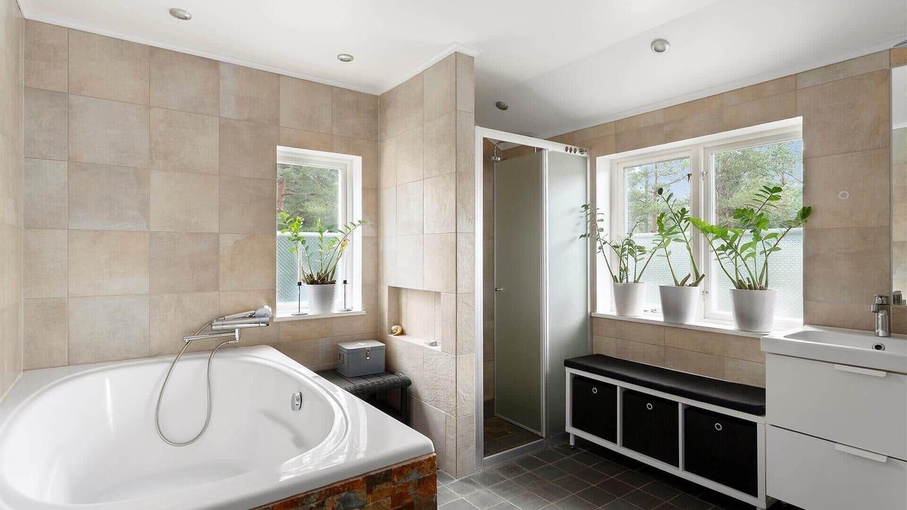 Photo of Bathroom in Ingaro