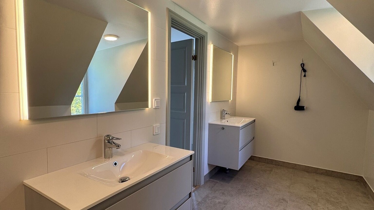 Photo of Bathroom in Bro