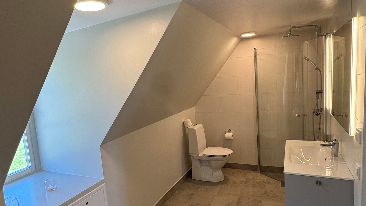 Photo of Bathroom in Bro