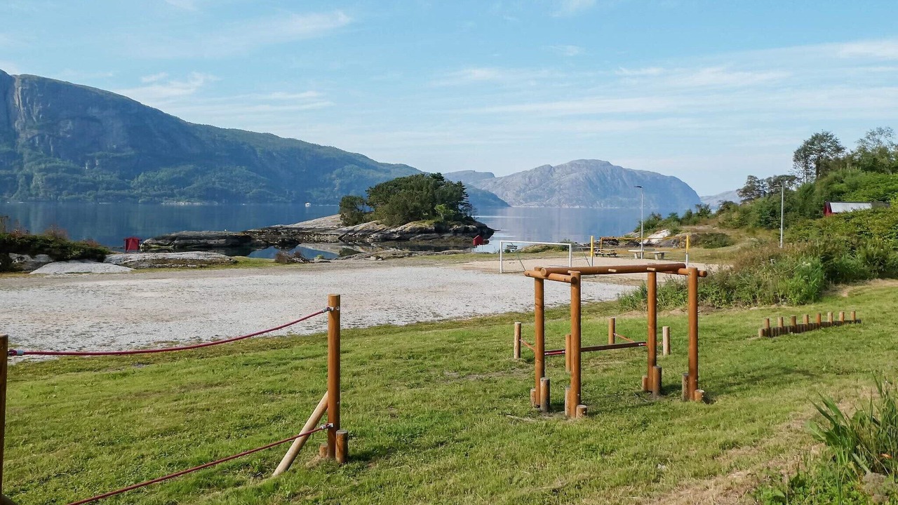 Photo of Others in Hyllestad