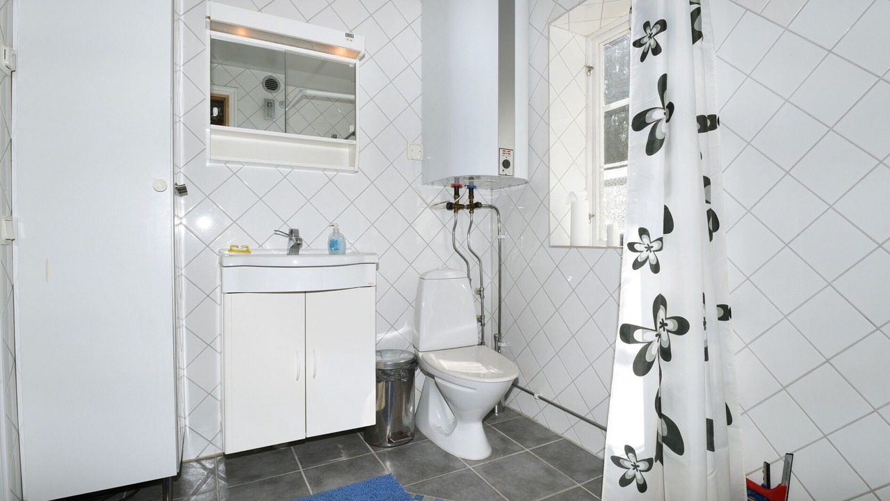 Photo of Bathroom in Larbro