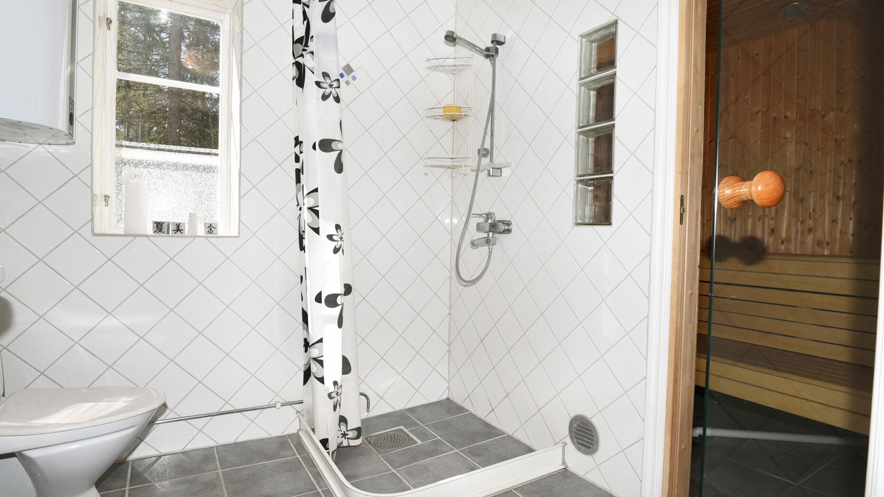 Photo of Bathroom in Larbro