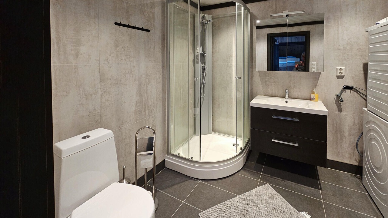 Photo of Bathroom in Tinn