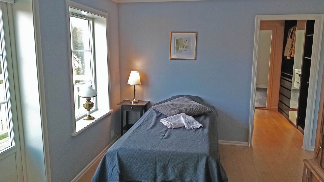 Photo of Bedroom in Save