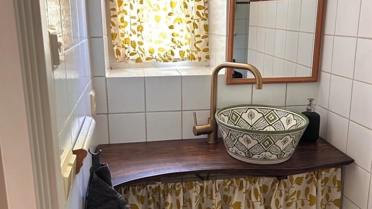 Photo of Bathroom in Borrby