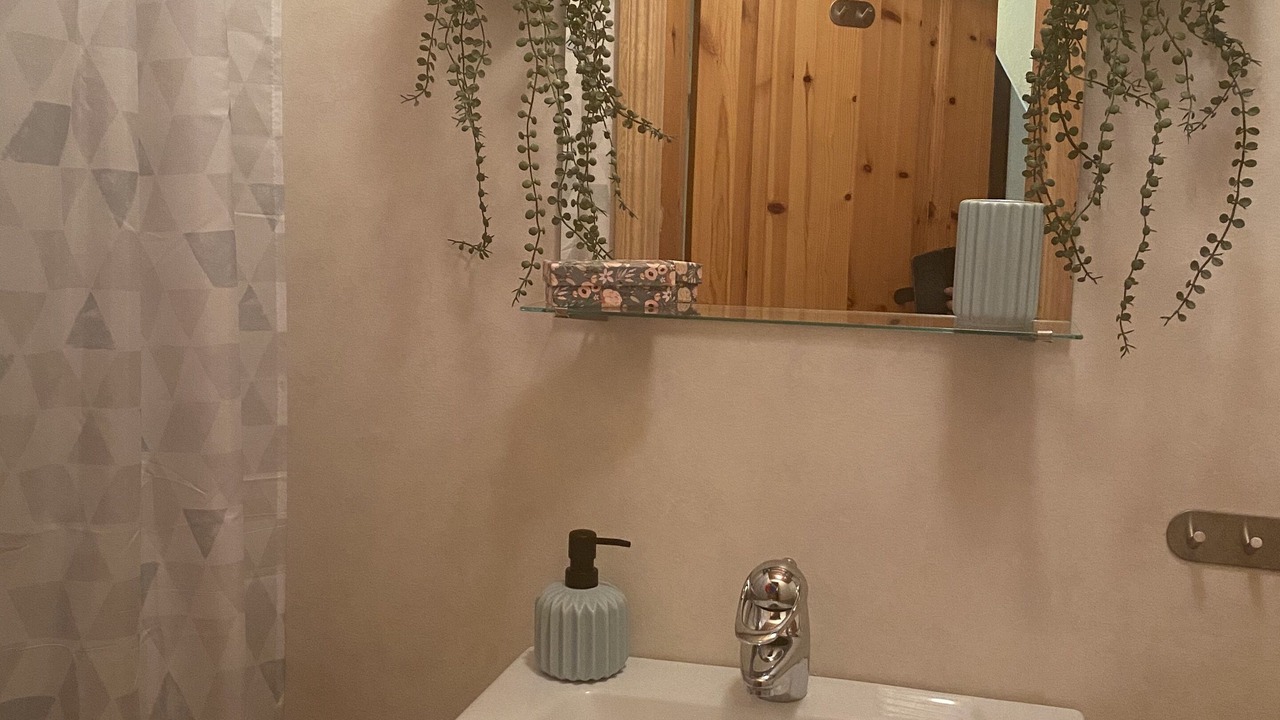 Photo of Bathroom in Hoor Municipality