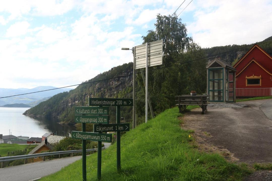 Photo of Others in Herand