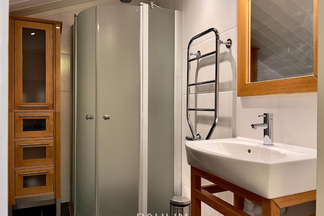 Photo of Bathroom in Salen