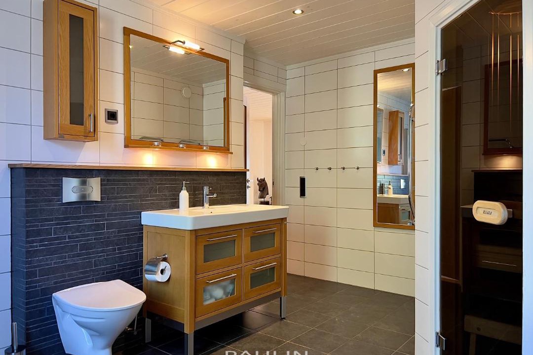 Photo of Bathroom in Salen