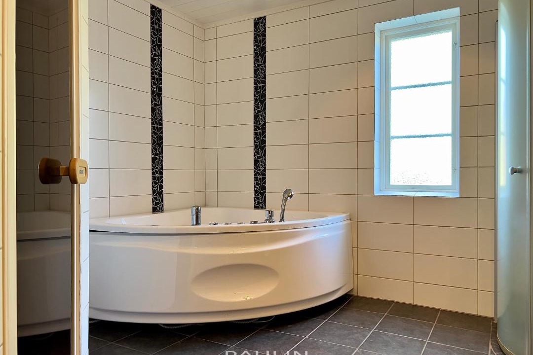 Photo of Bathroom in Salen