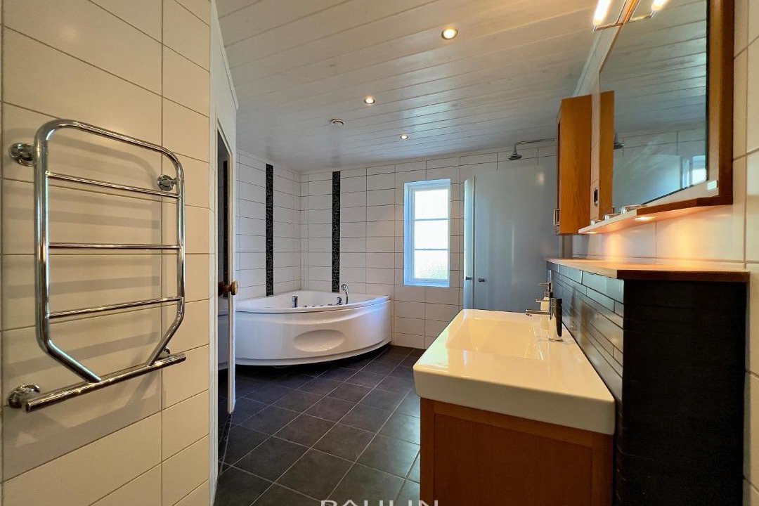 Photo of Bathroom in Salen