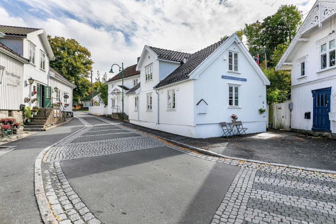 Photo of Buildings in Son