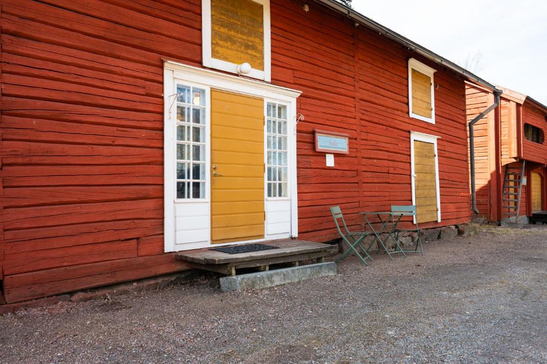 Photo of Others in Kvevlax
