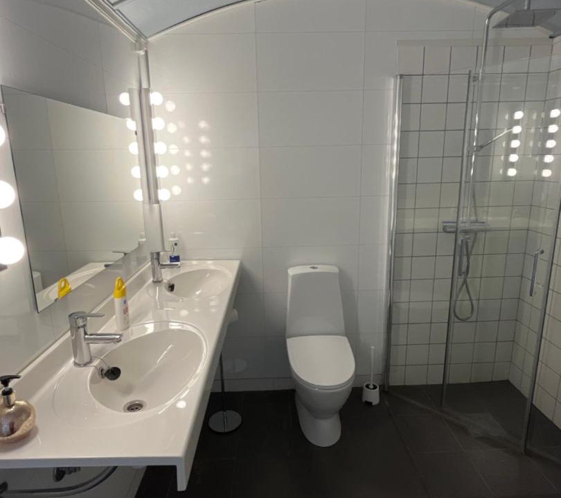 Photo of Bathroom in Rena