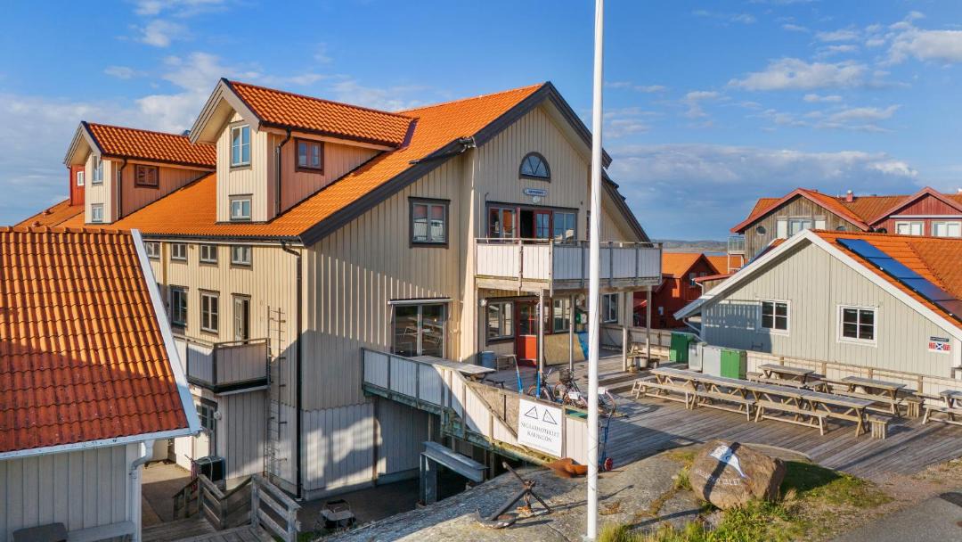 Photo of Buildings in Karingon