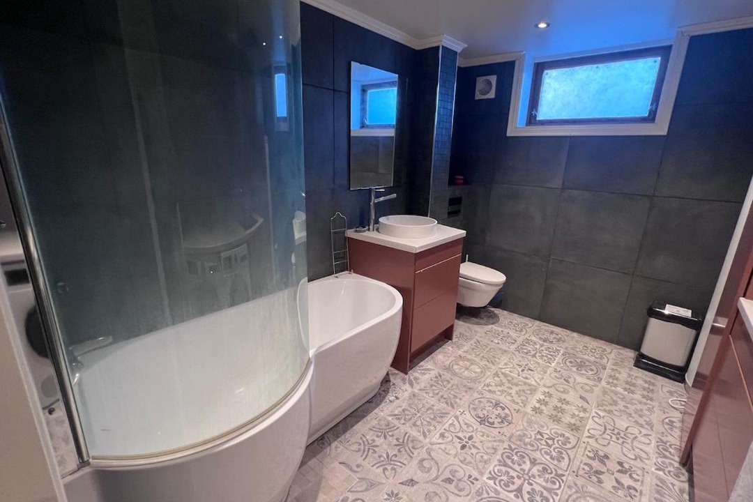 Photo of Bathroom in Blaker