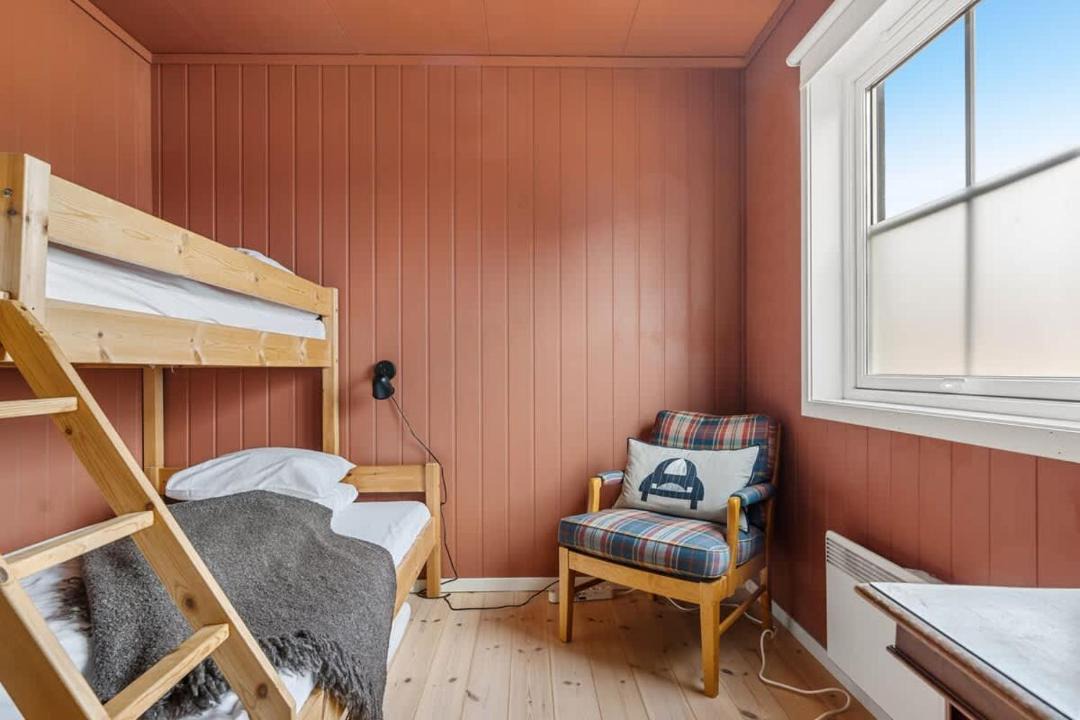 Photo of Others in Mælem