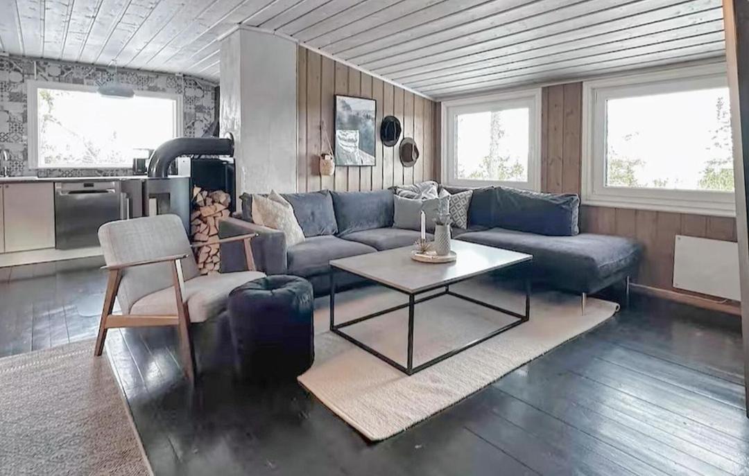 Photo of Livingroom in B