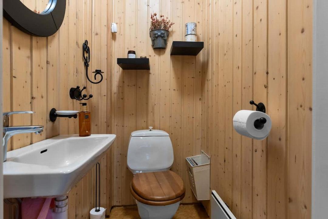 Photo of Bathroom in Mælem