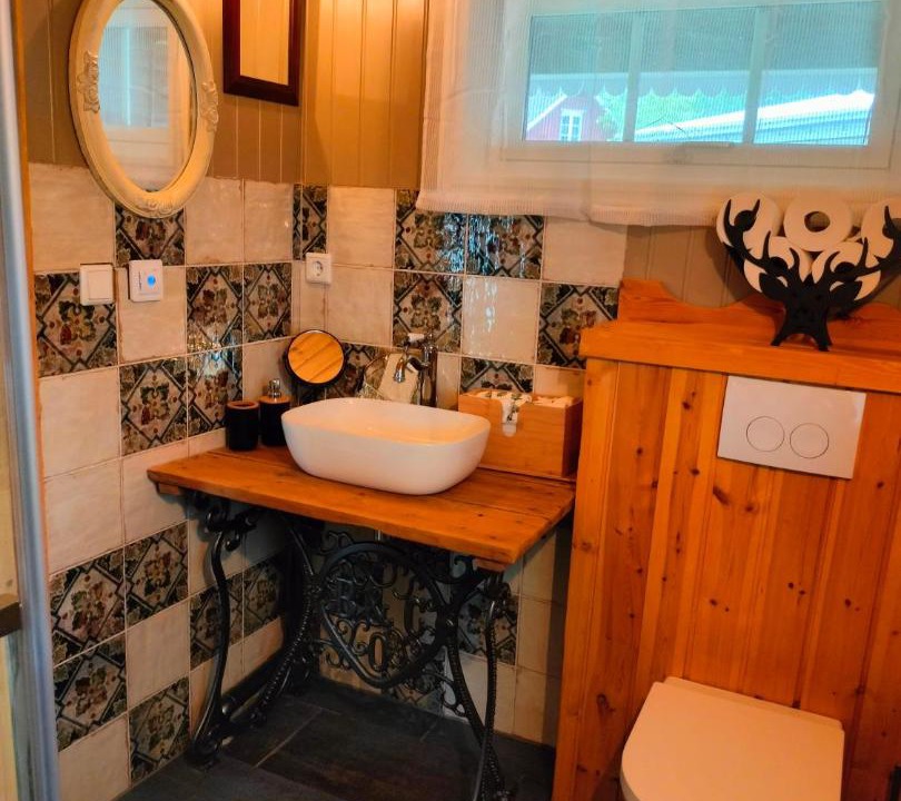Photo of Bathroom in Arjang