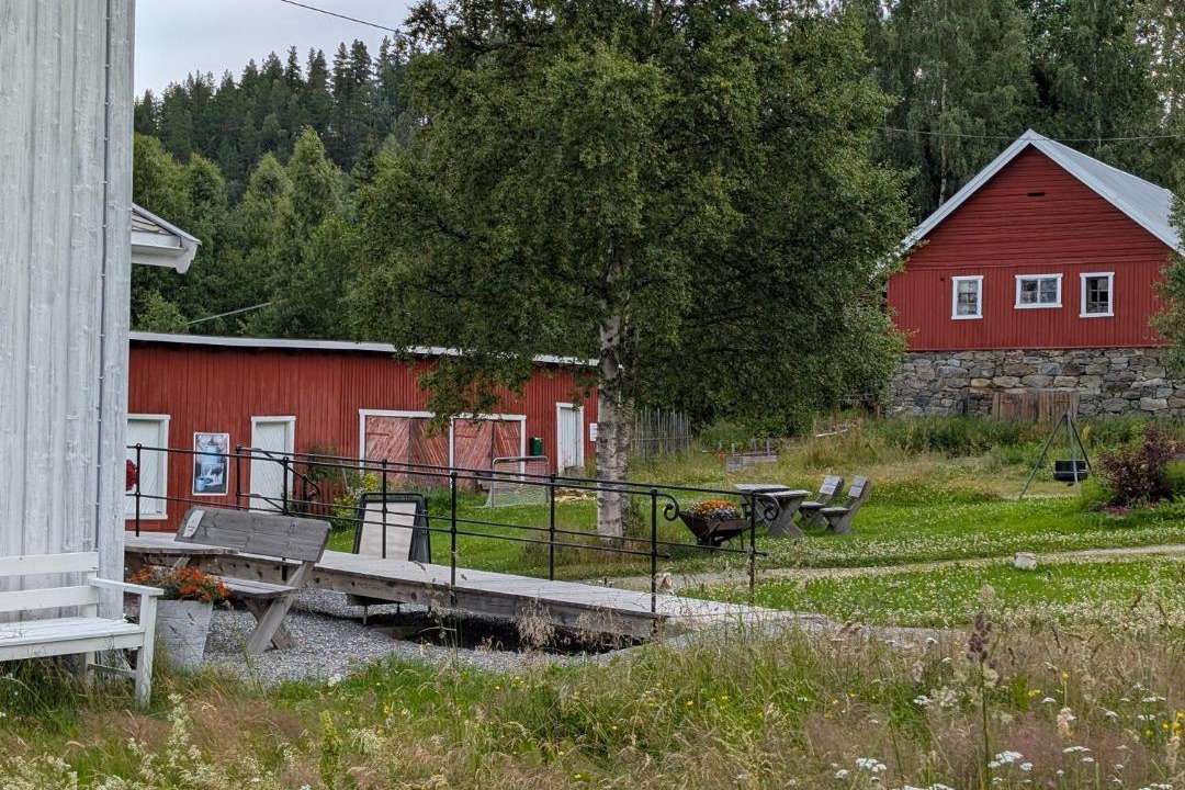 Photo of Others in Sndre Land