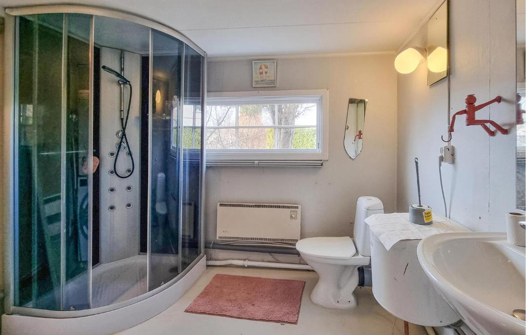 Photo of Bathroom in Saro