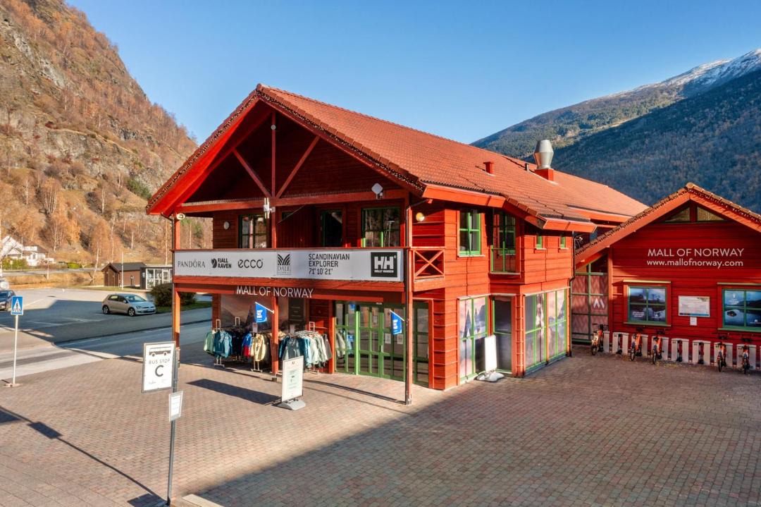 Photo of Others in Flam