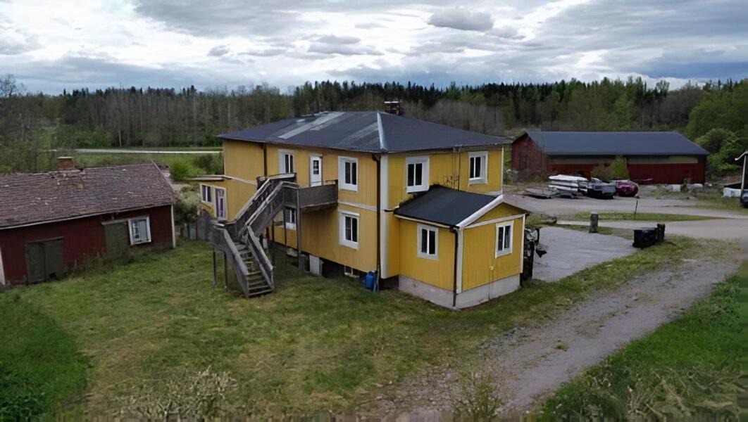 Photo of Buildings in Morlunda